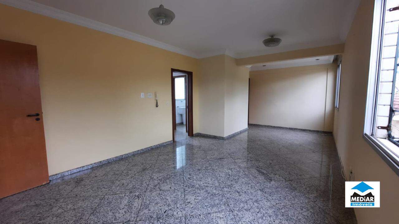 Apartamento à venda com 3 quartos, 86m² - Foto 2