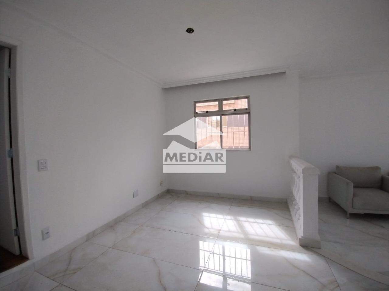 Apartamento à venda com 4 quartos, 142m² - Foto 3