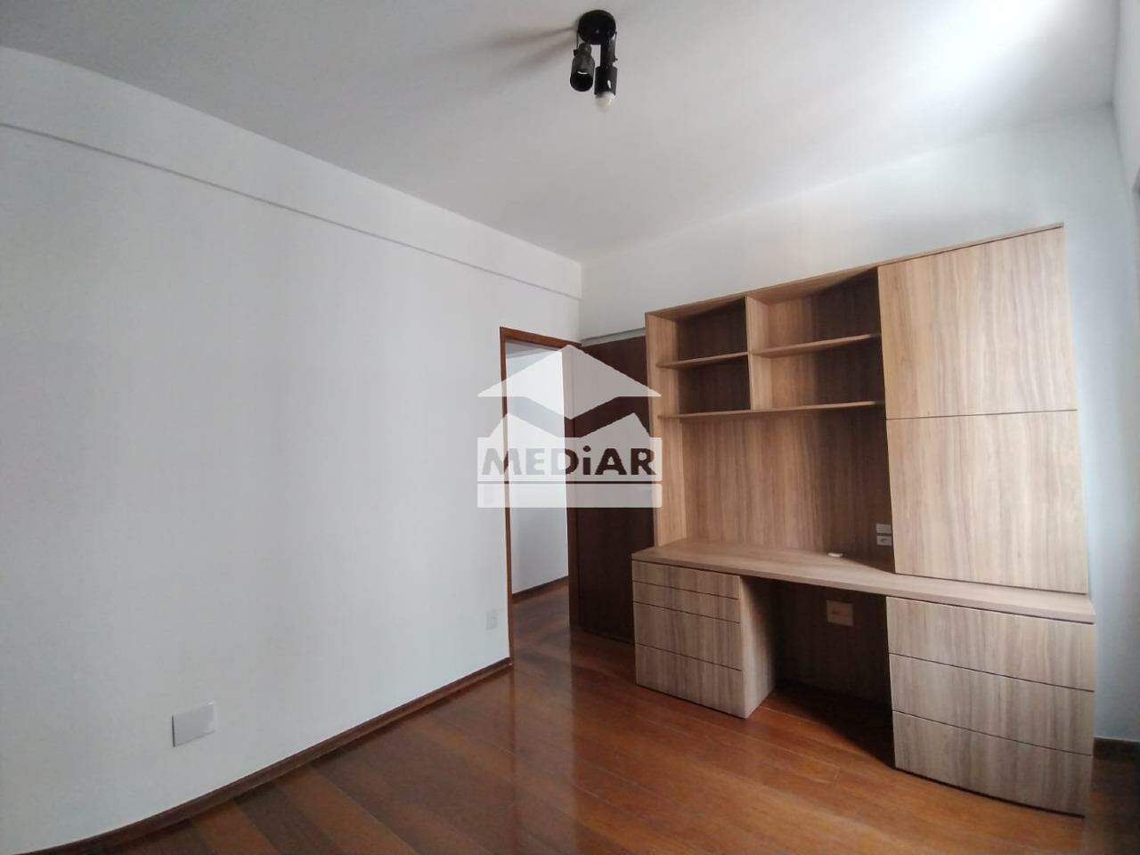 Apartamento à venda com 4 quartos, 142m² - Foto 11