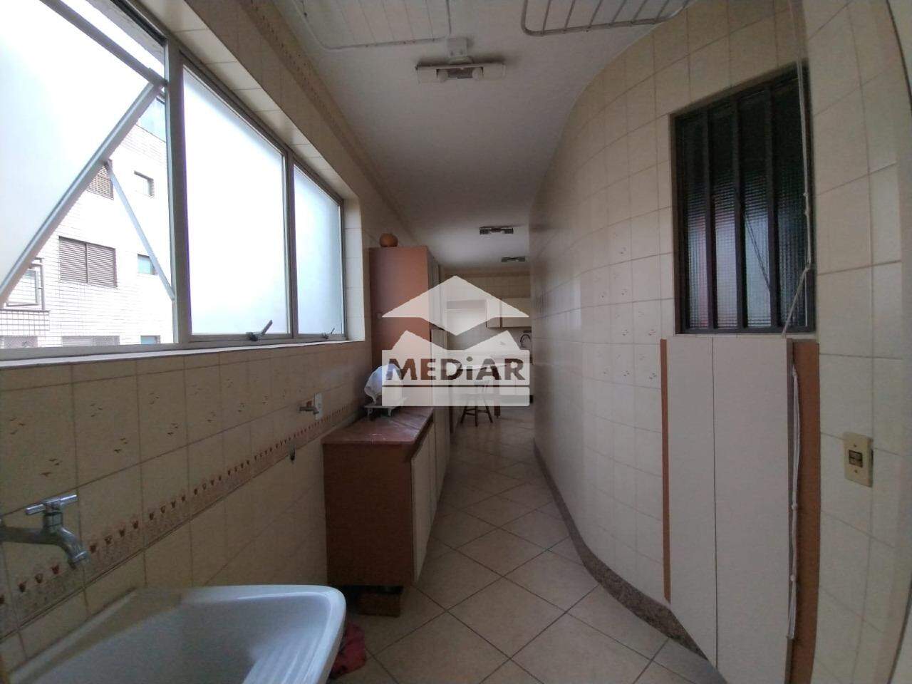 Apartamento à venda com 4 quartos, 142m² - Foto 17