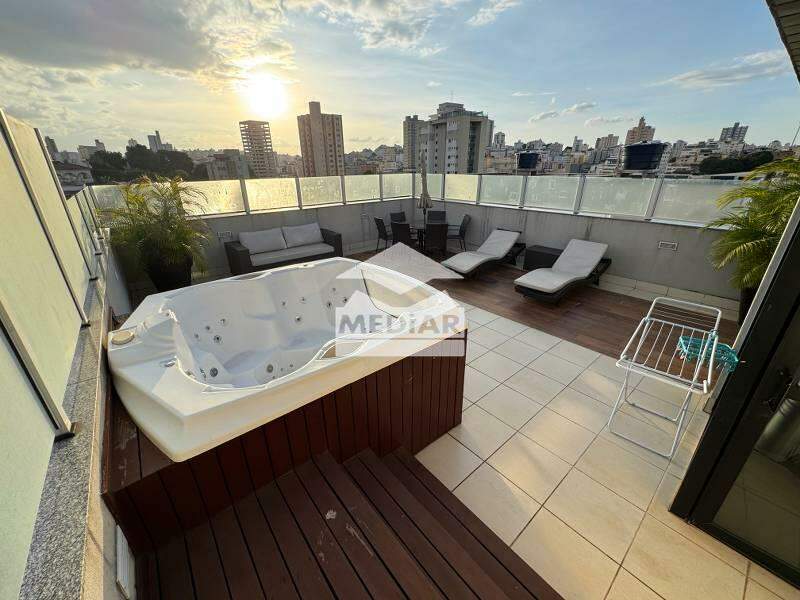 Cobertura à venda com 5 quartos, 271m² - Foto 3