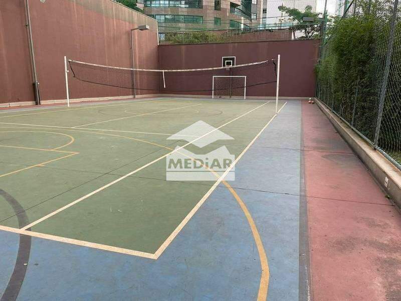 Apartamento à venda com 4 quartos, 230m² - Foto 17
