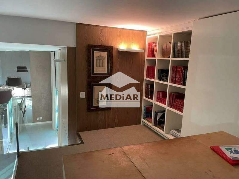 Apartamento à venda com 4 quartos, 230m² - Foto 7