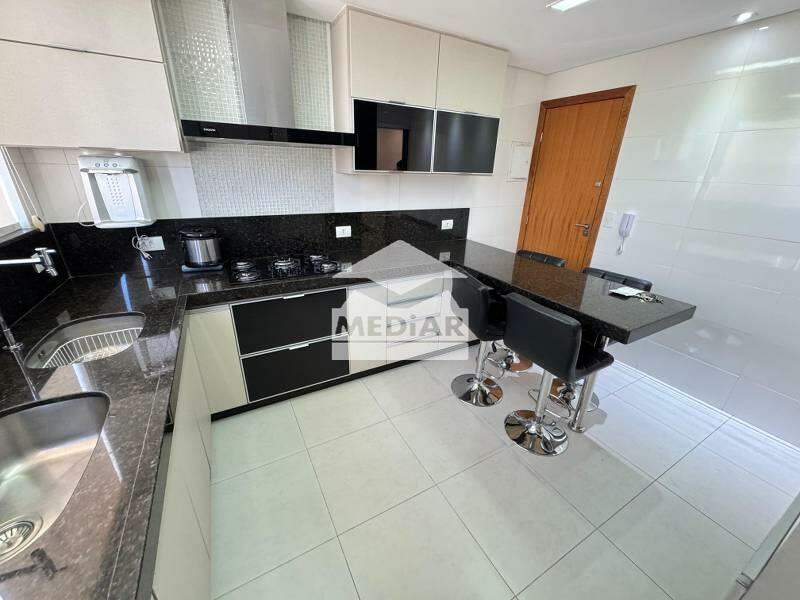 Cobertura à venda com 4 quartos, 220m² - Foto 13