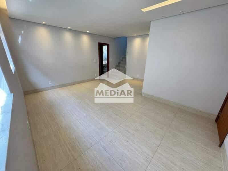 Cobertura à venda com 4 quartos, 220m² - Foto 17