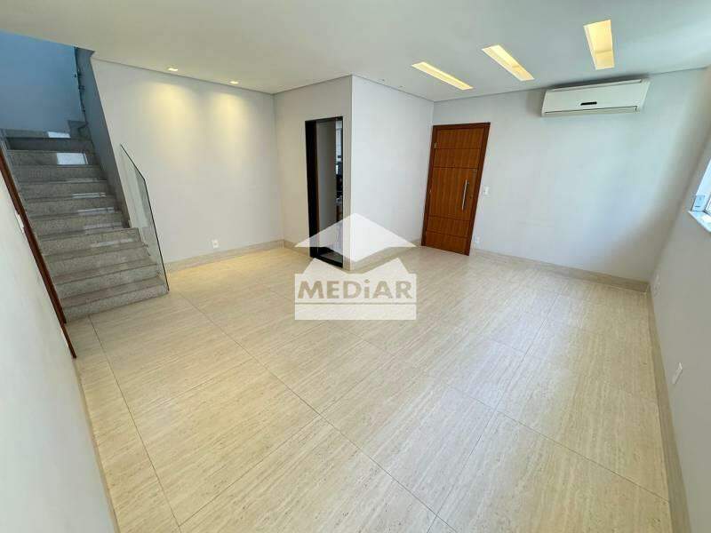 Cobertura à venda com 4 quartos, 220m² - Foto 18