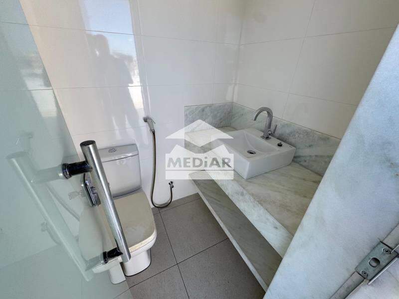 Cobertura à venda com 4 quartos, 220m² - Foto 2