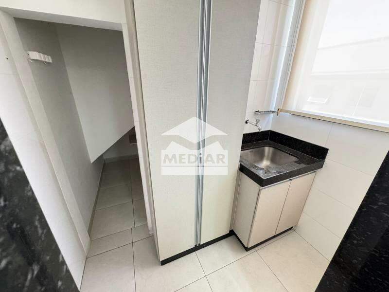 Cobertura à venda com 4 quartos, 220m² - Foto 3
