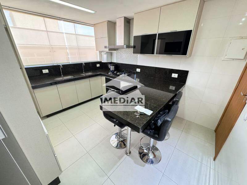 Cobertura à venda com 4 quartos, 220m² - Foto 5