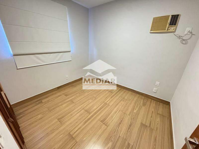 Cobertura à venda com 4 quartos, 220m² - Foto 9
