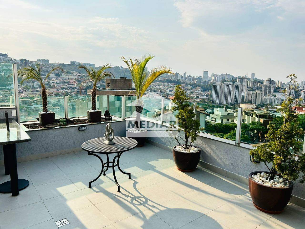 Cobertura à venda com 3 quartos, 250m² - Foto 7