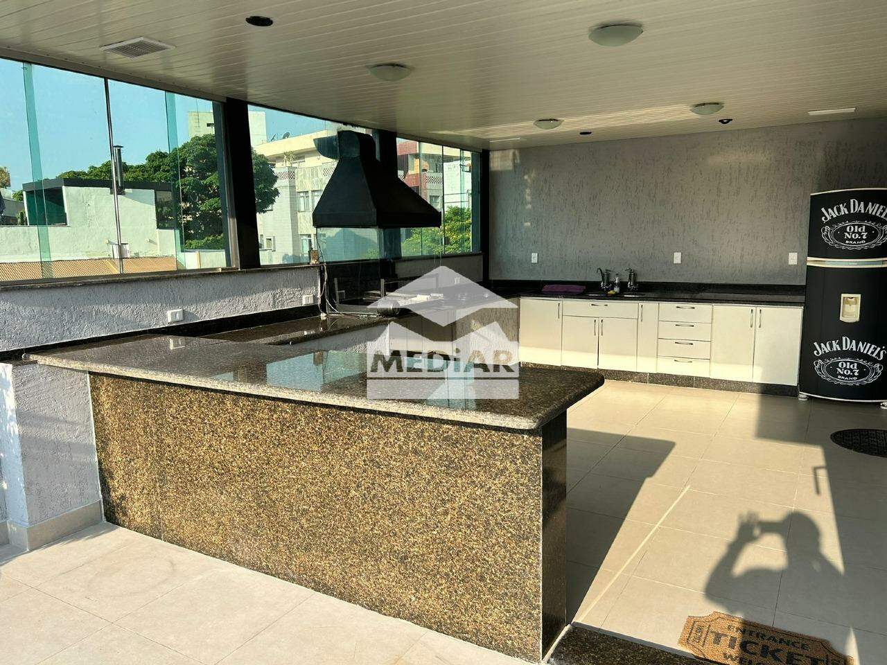 Cobertura à venda com 3 quartos, 250m² - Foto 9