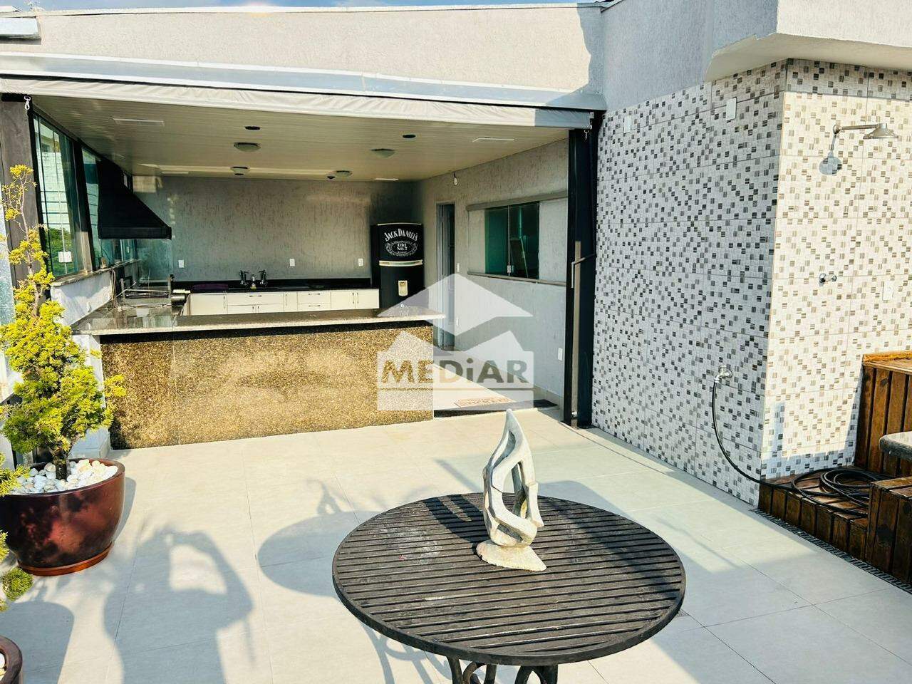Cobertura à venda com 3 quartos, 250m² - Foto 8