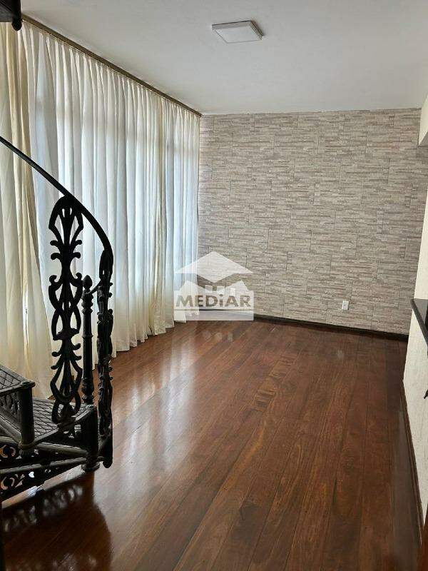 Cobertura à venda com 3 quartos, 250m² - Foto 20