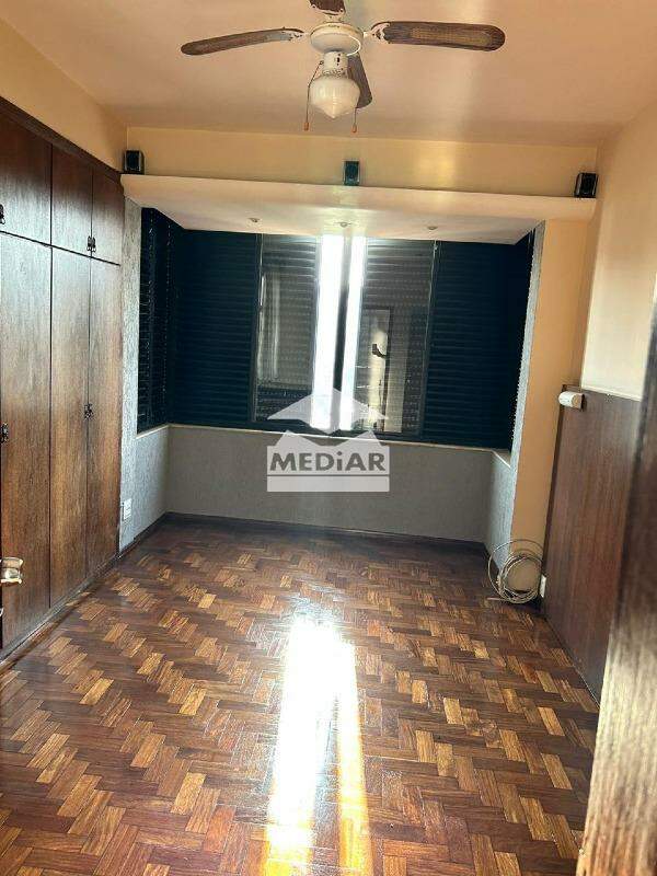 Cobertura à venda com 3 quartos, 250m² - Foto 18