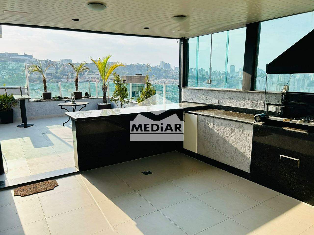 Cobertura à venda com 3 quartos, 250m² - Foto 4