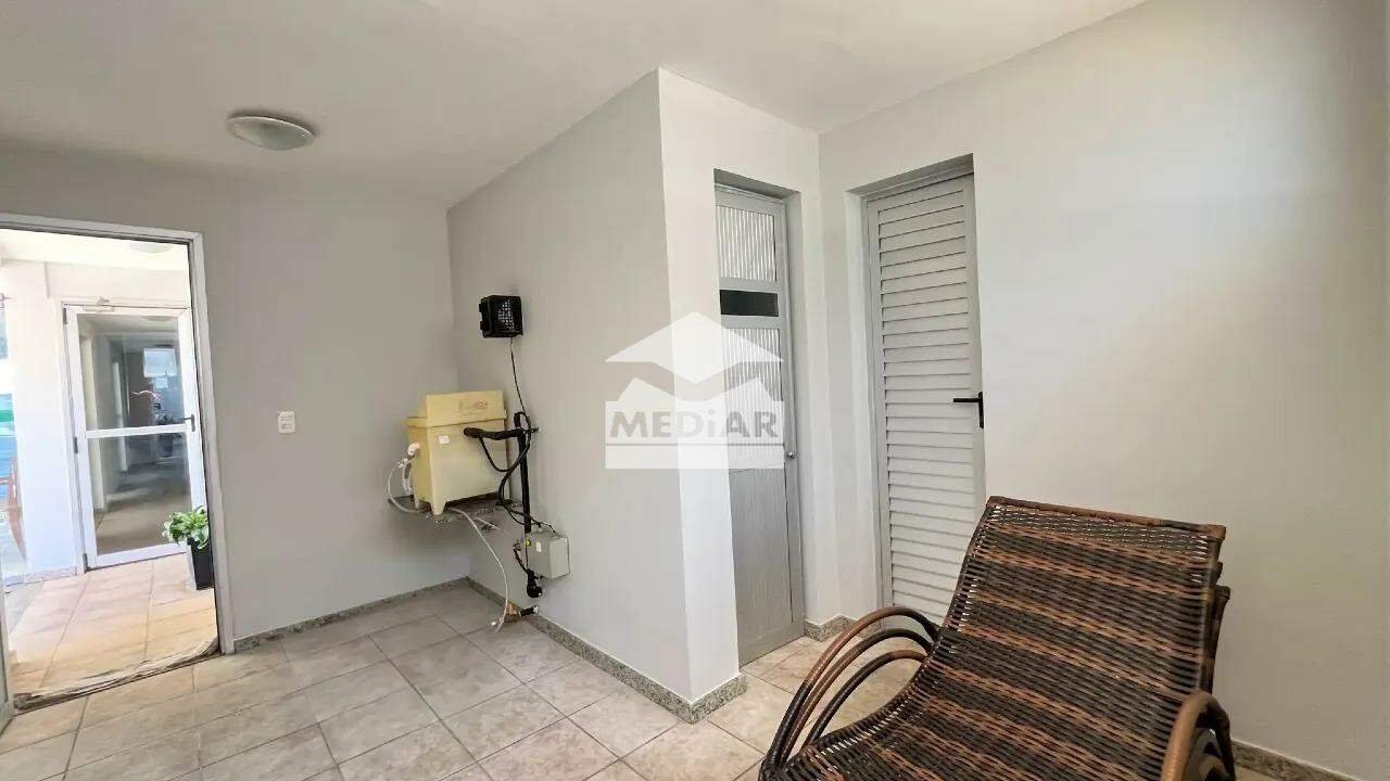 Apartamento à venda com 1 quarto, 40m² - Foto 2