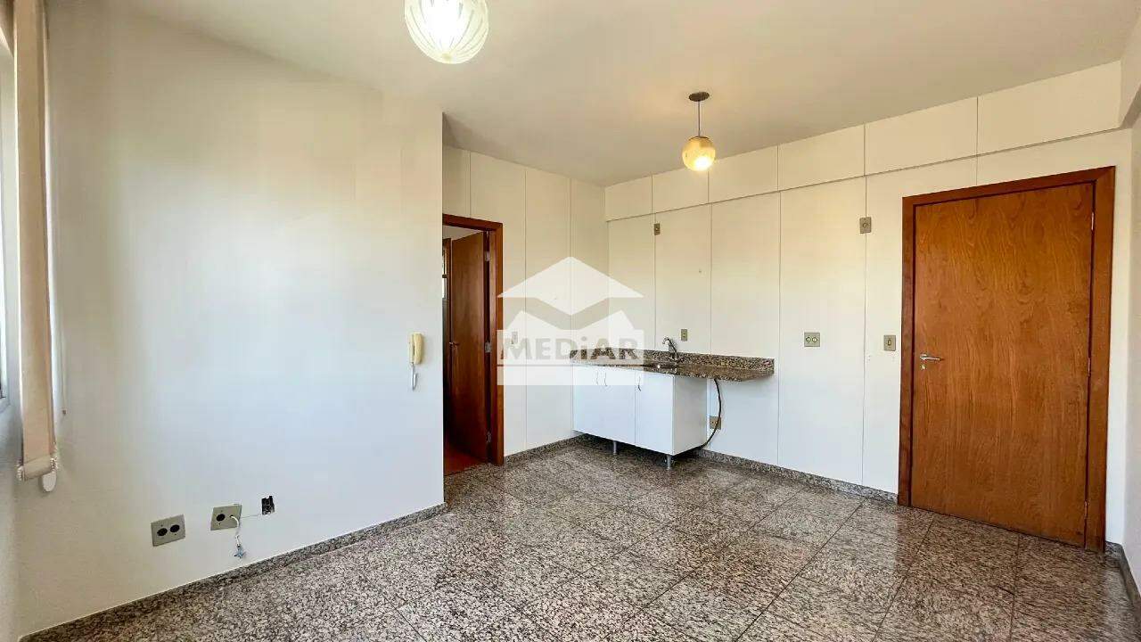 Apartamento à venda com 1 quarto, 40m² - Foto 3