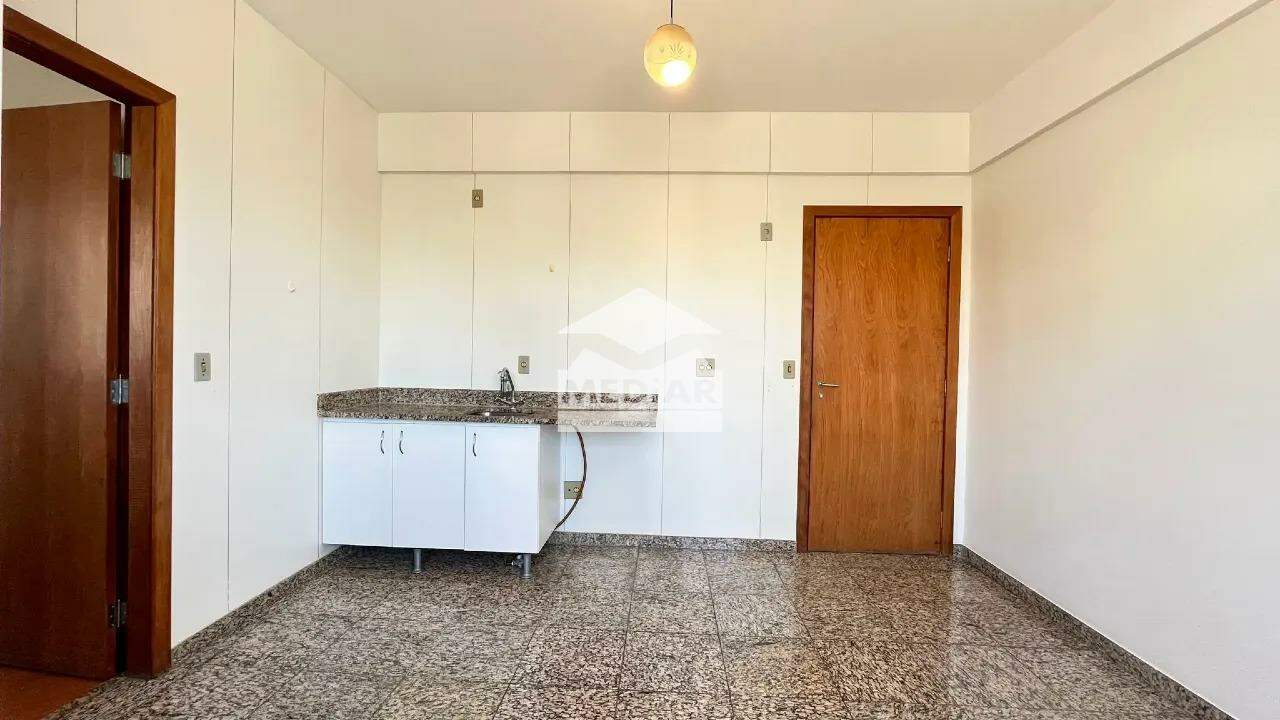 Apartamento à venda com 1 quarto, 40m² - Foto 4