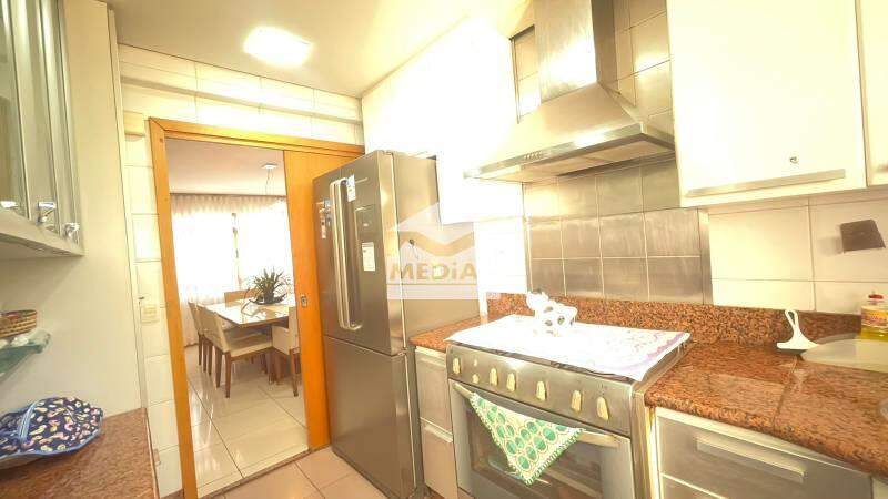 Apartamento à venda com 4 quartos, 113m² - Foto 8