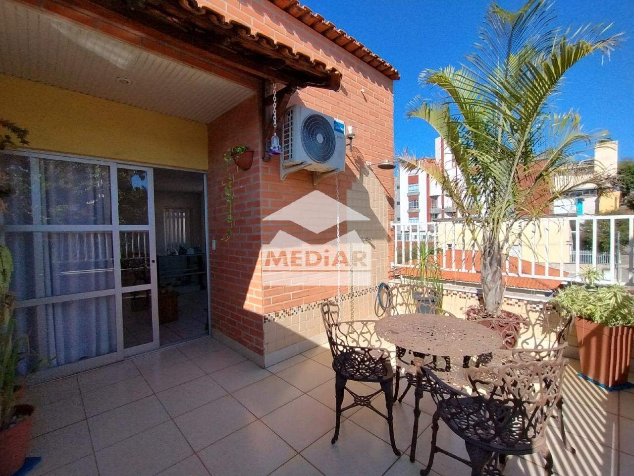 Cobertura à venda com 2 quartos, 110m² - Foto 2