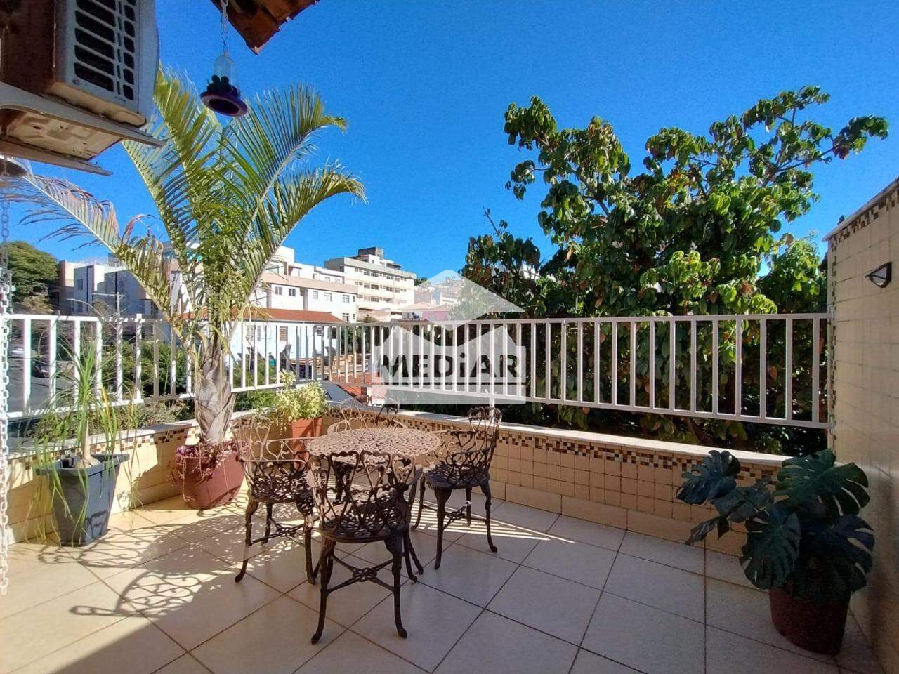 Cobertura à venda com 2 quartos, 110m² - Foto 1
