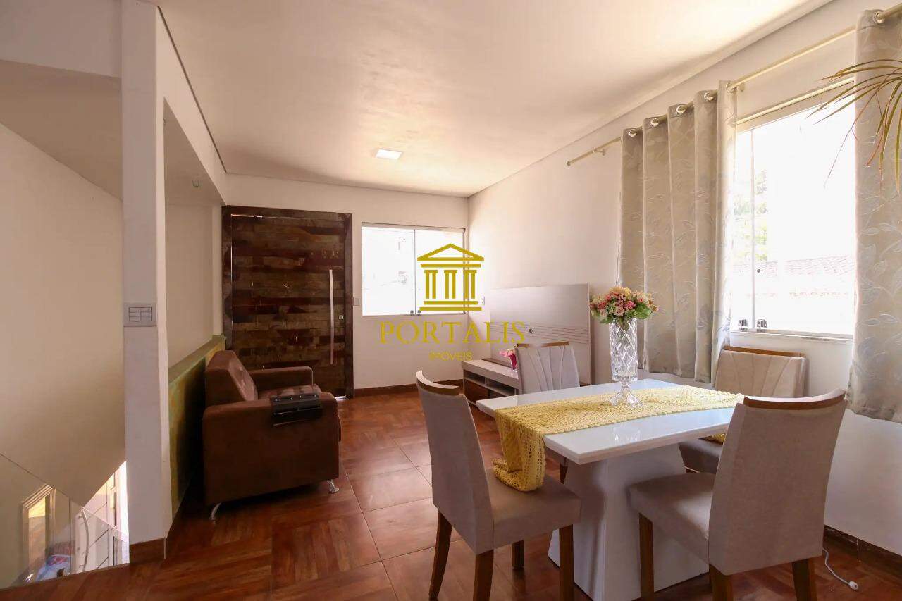 Casa à venda com 6 quartos, 280m² - Foto 4