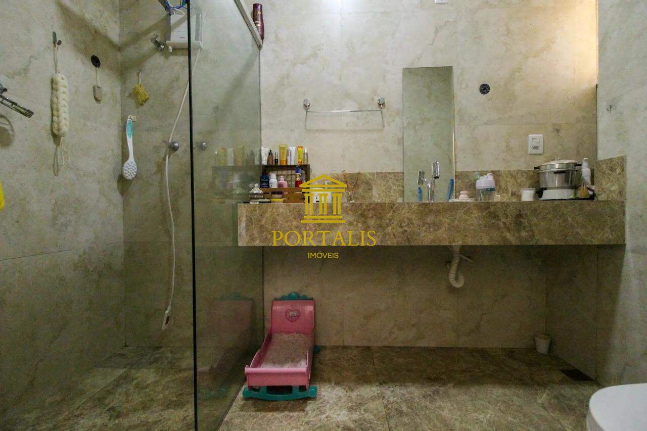 Casa à venda com 6 quartos, 280m² - Foto 20