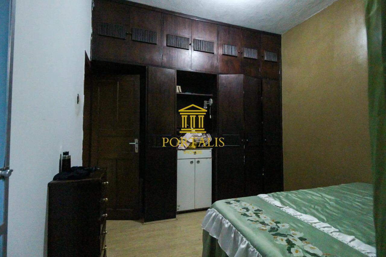 Casa à venda com 6 quartos, 280m² - Foto 12