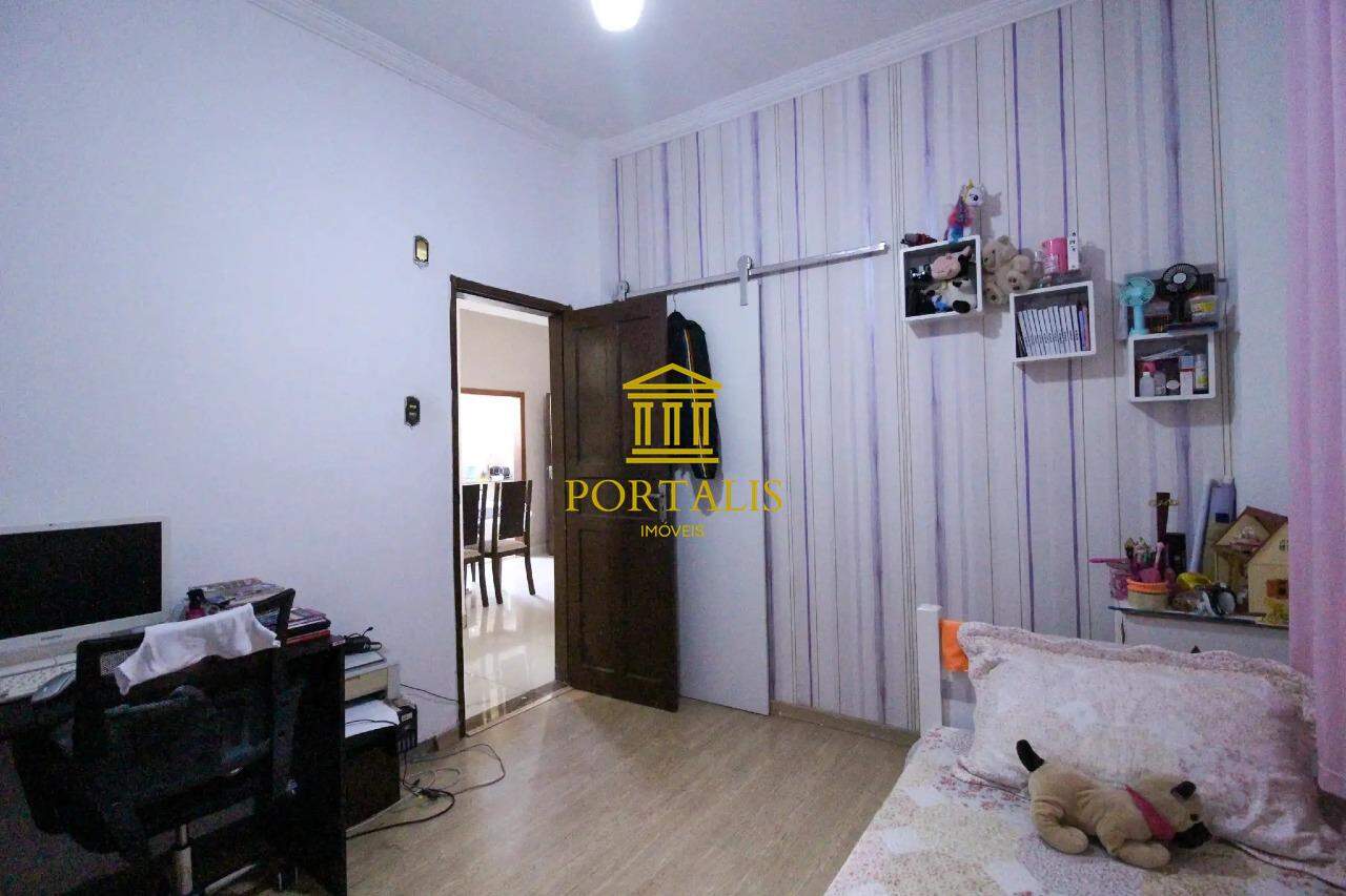Casa à venda com 6 quartos, 280m² - Foto 15