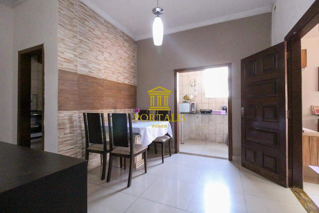 Casa à venda com 6 quartos, 280m² - Foto 9