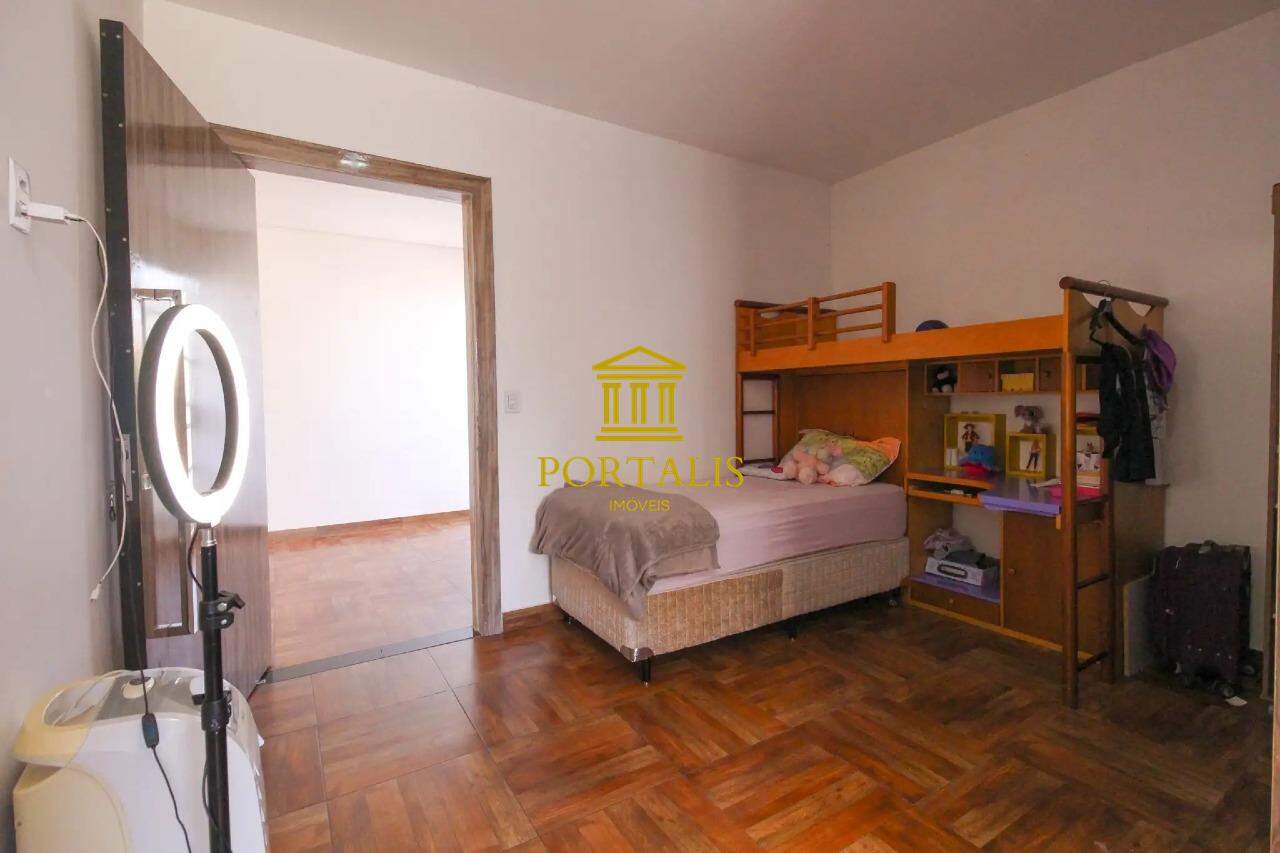 Casa à venda com 6 quartos, 280m² - Foto 22