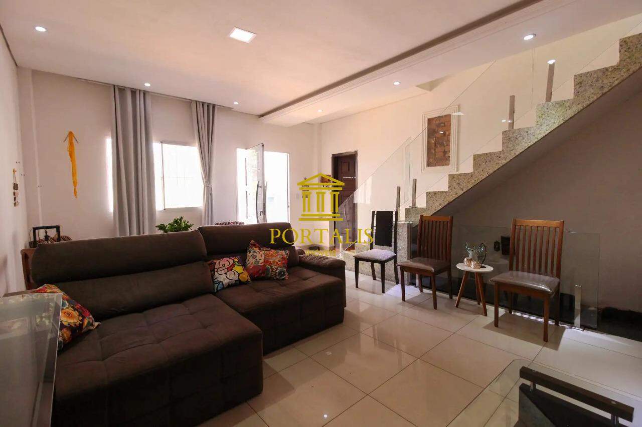 Casa à venda com 6 quartos, 280m² - Foto 7