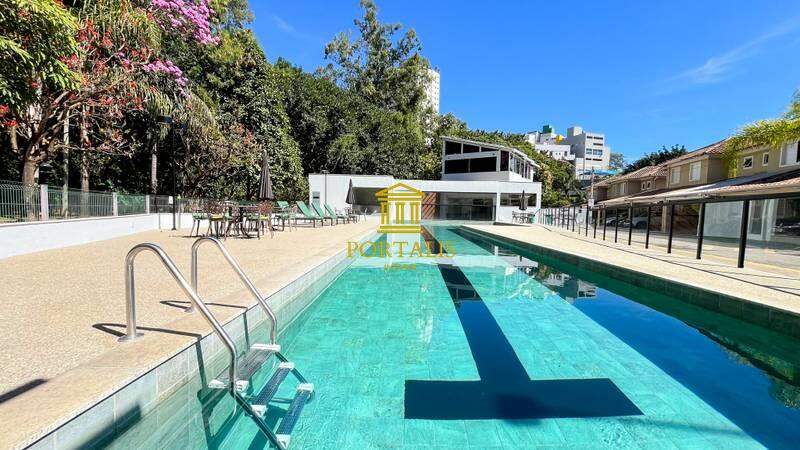Casa à venda com 4 quartos, 110m² - Foto 1