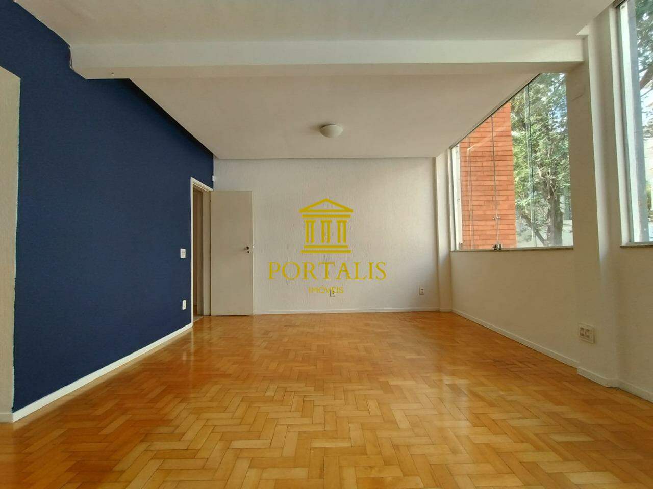 Apartamento para alugar com 3 quartos, 90m² - Foto 1