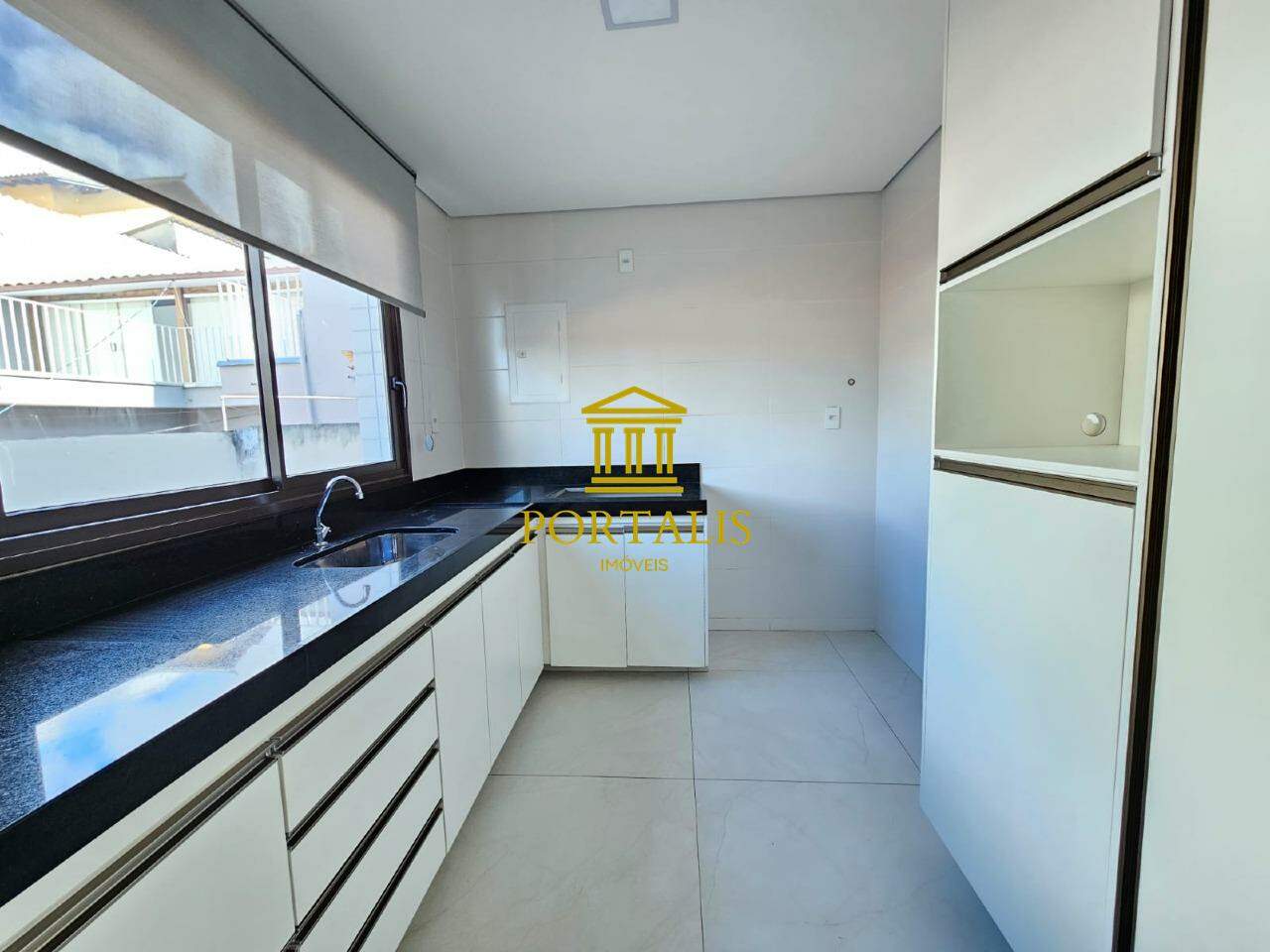 Cobertura, 3 quartos, 220 m² - Foto 3