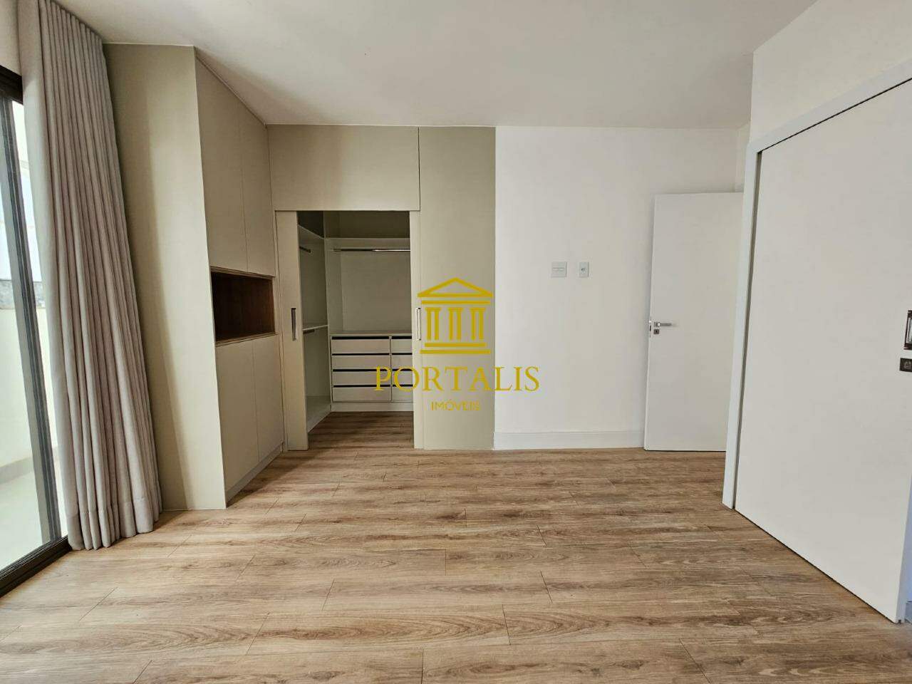Cobertura, 3 quartos, 220 m² - Foto 4