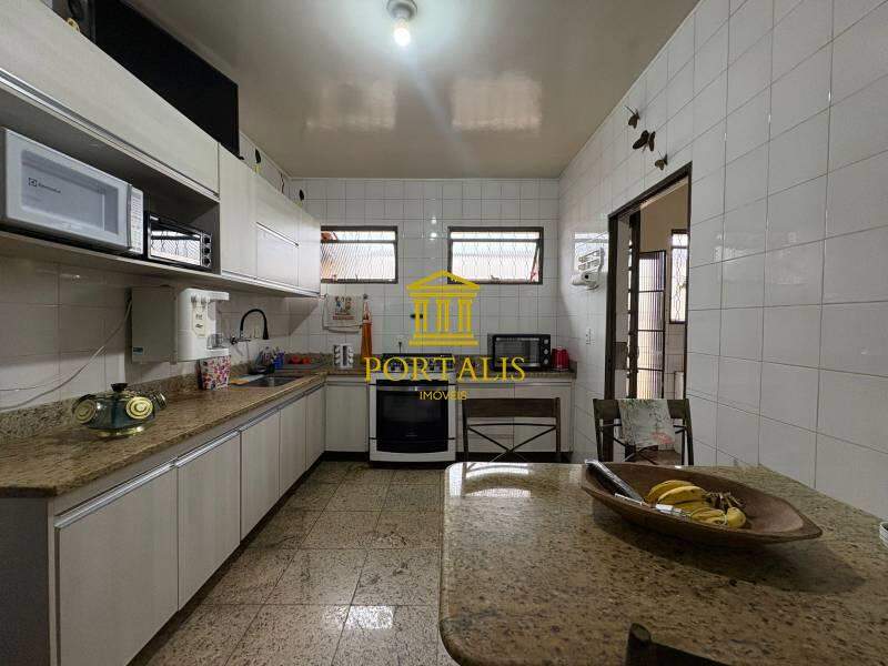Casa, 3 quartos, 268 m² - Foto 10