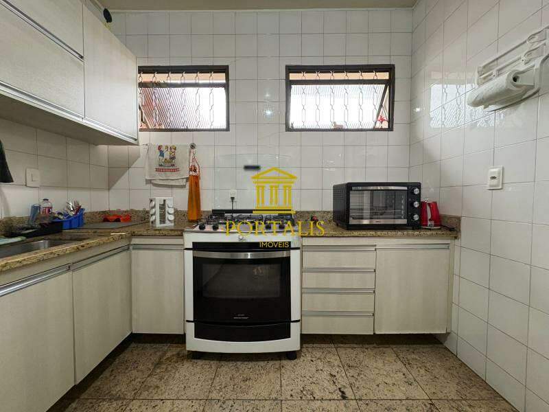 Casa, 3 quartos, 268 m² - Foto 15