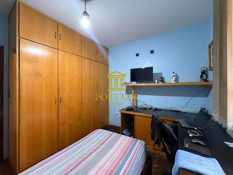 Casa, 3 quartos, 268 m² - Foto 8