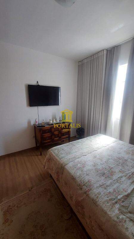 Casa, 6 quartos, 105 m² - Foto 3