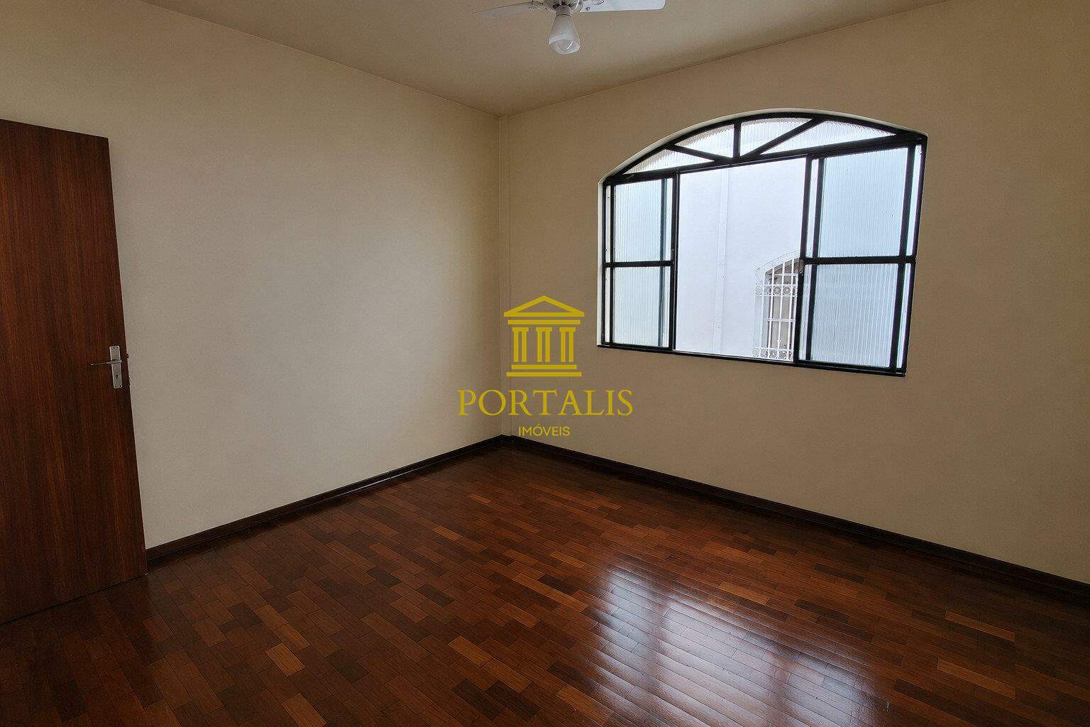 Apartamento, 3 quartos, 100 m² - Foto 1