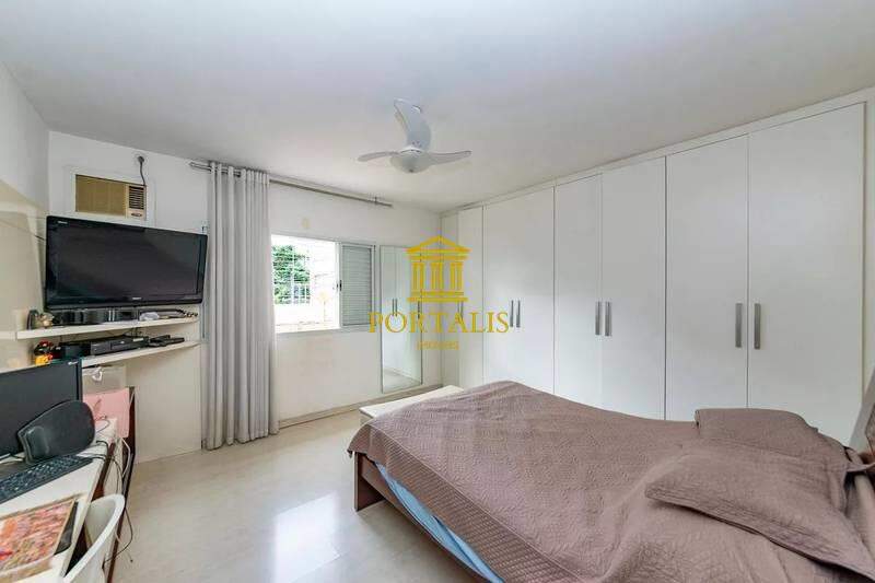 Casa, 4 quartos, 267 m² - Foto 11