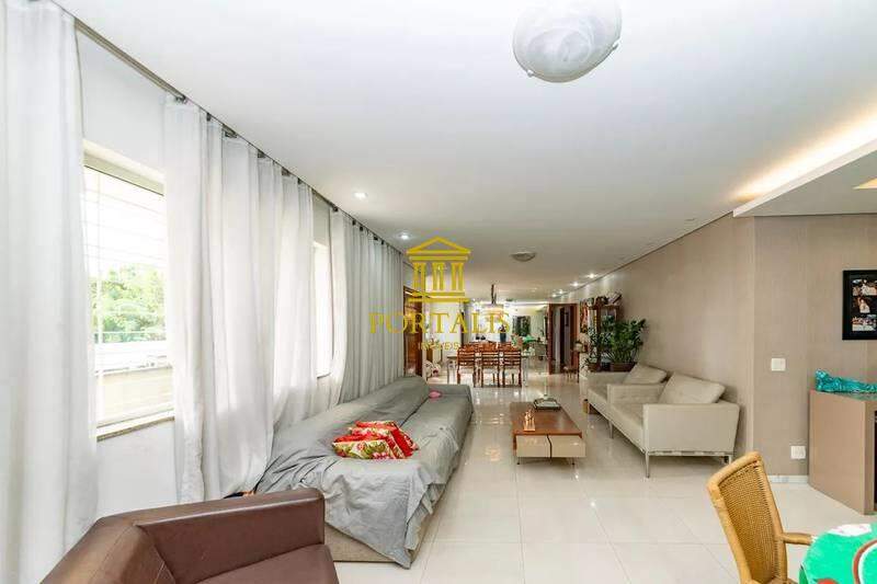 Casa, 4 quartos, 267 m² - Foto 2