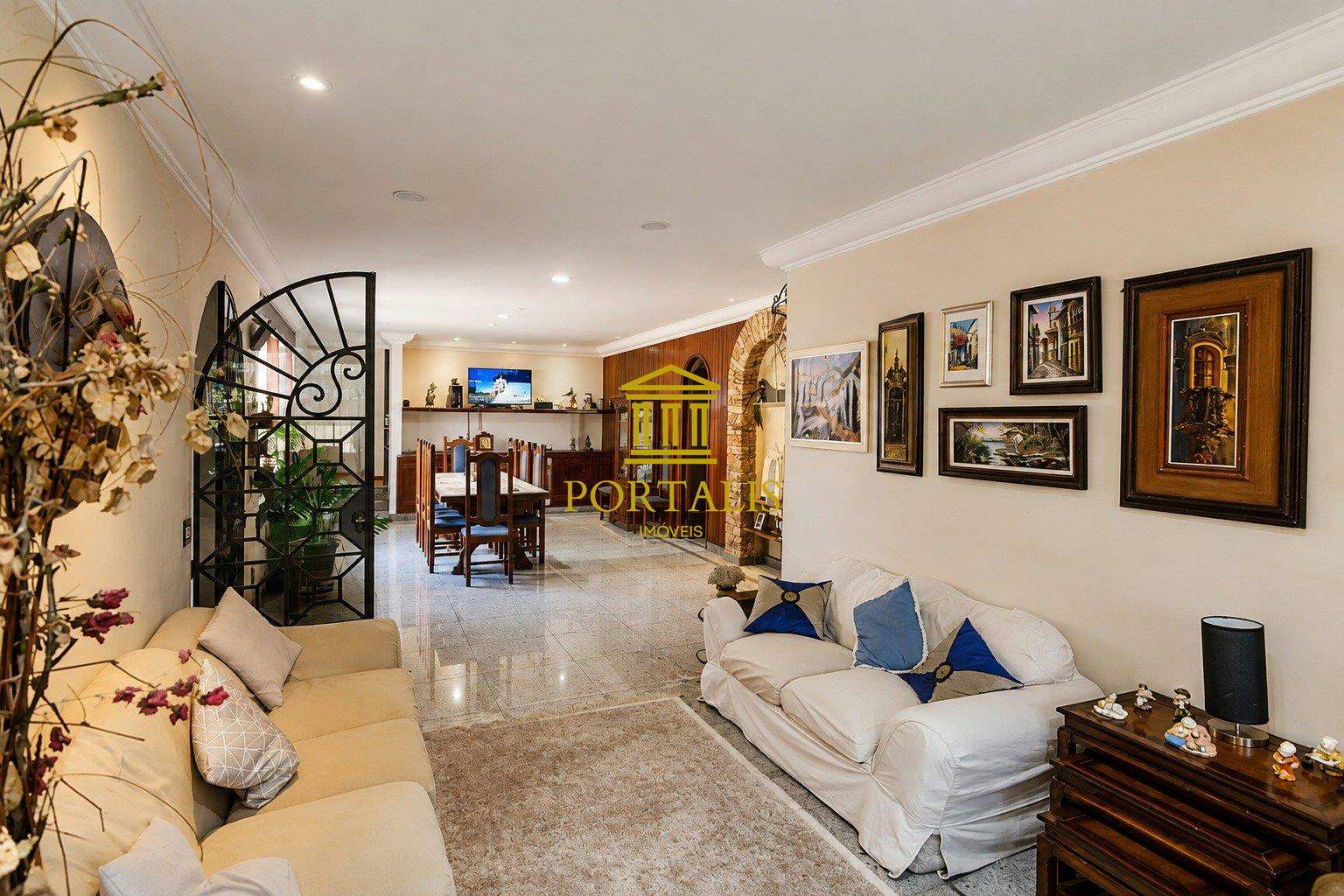 Casa, 3 quartos, 318 m² - Foto 1