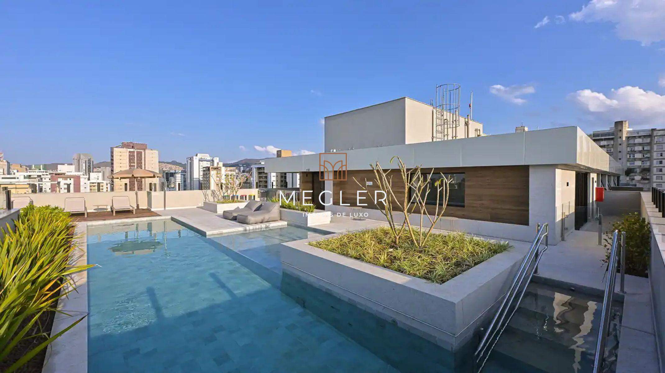 Apartamento à venda no Santo Agostinho: Piscina com deck no rooftop