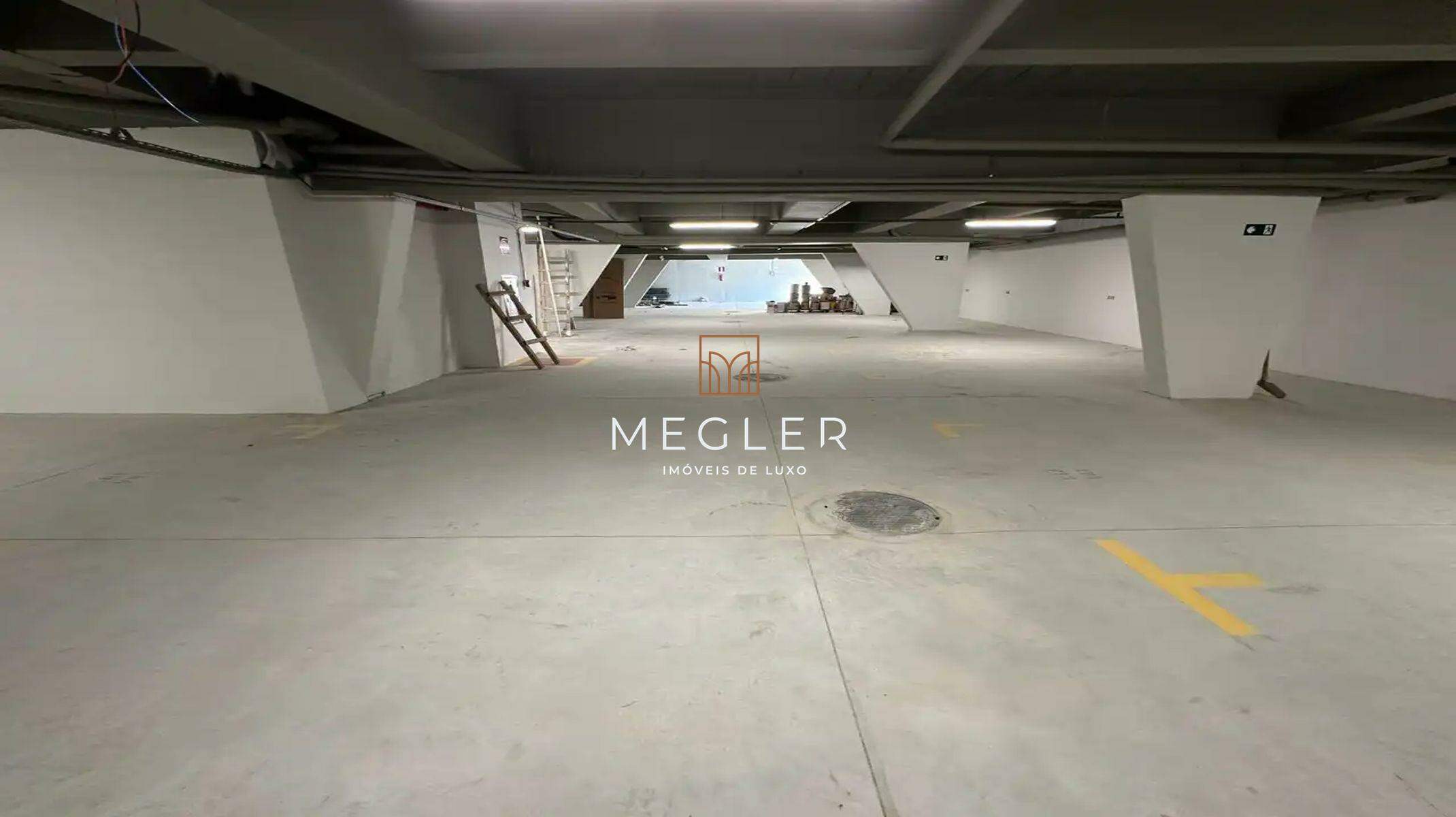 Apartamento à venda no Castelo: Garagem ampla