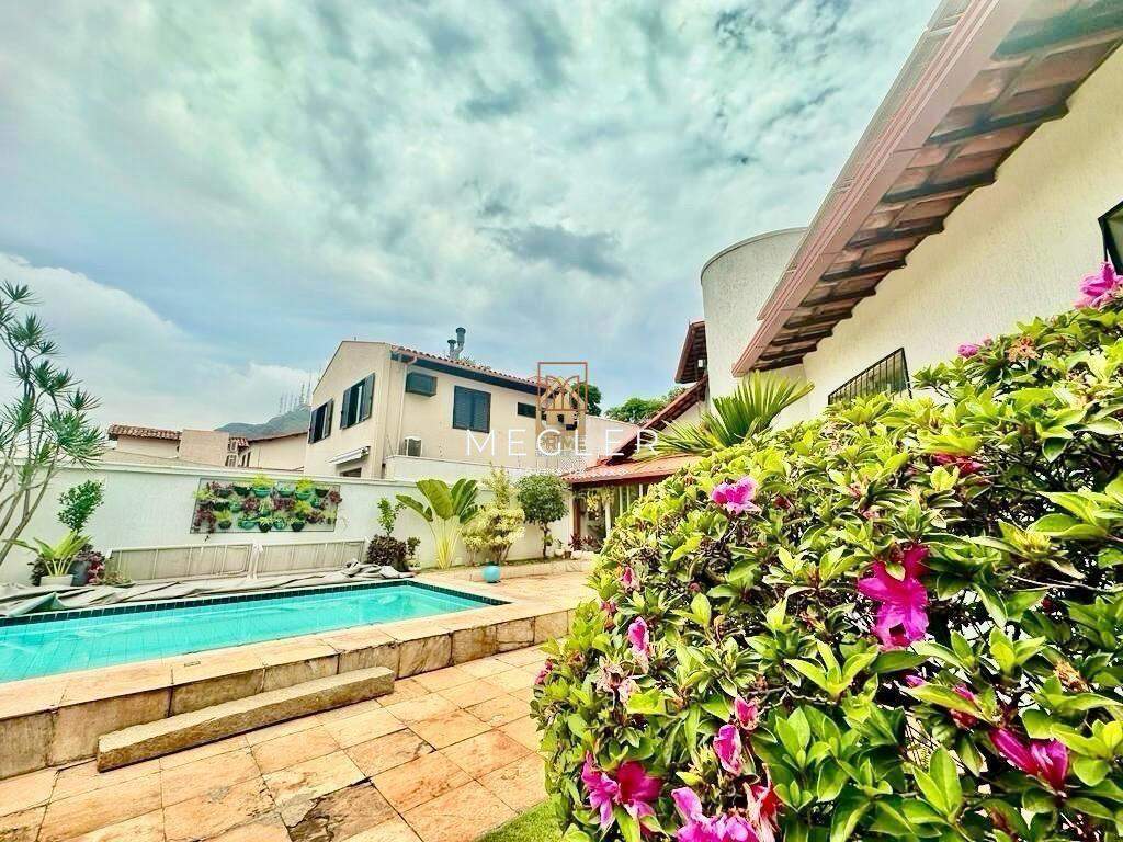 Casa à venda no Belvedere: 