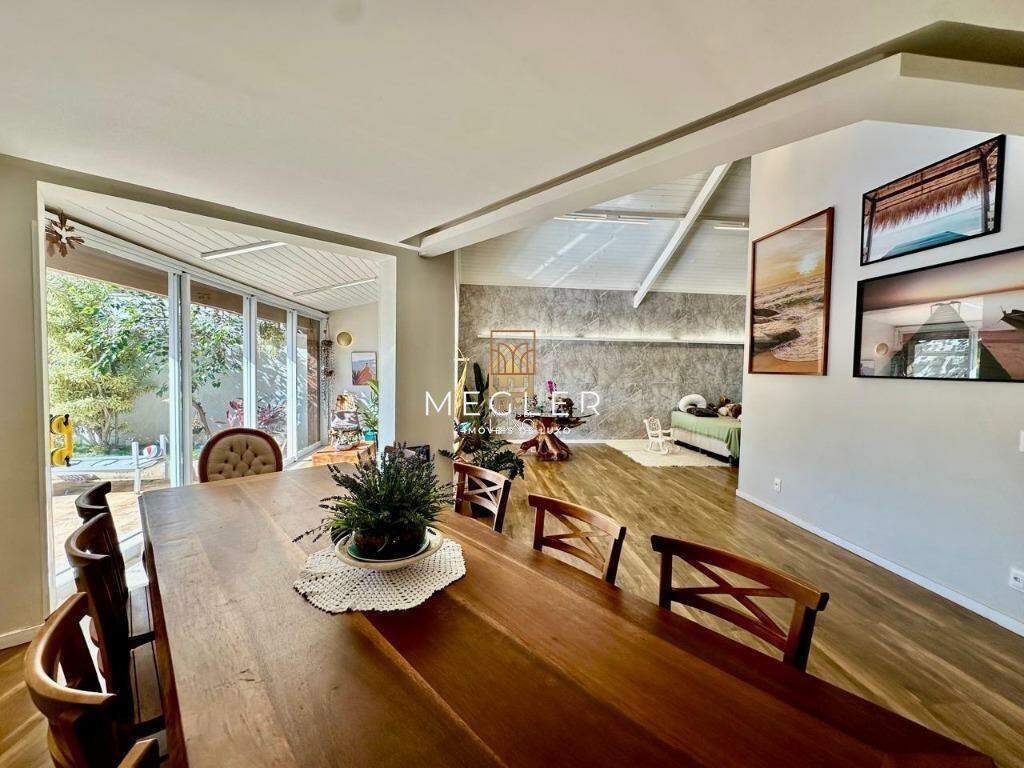 Casa à venda no Belvedere: 