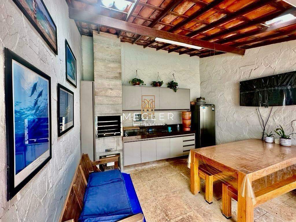 Casa à venda no Belvedere: 